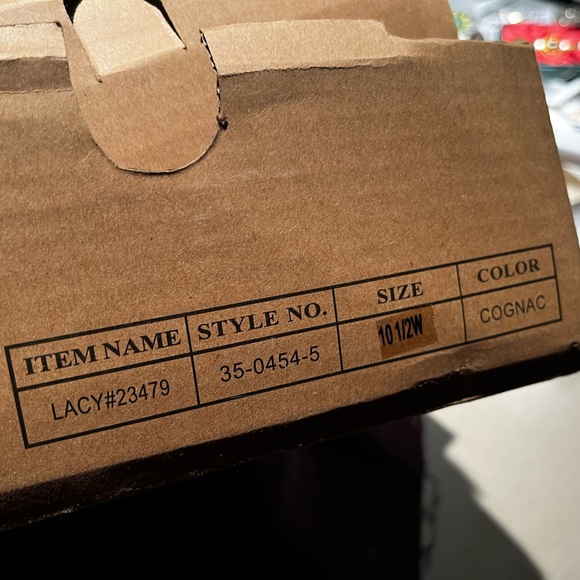 Black ankle boots. - Picture 5 of 7